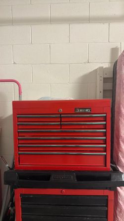 Tool box (Husky)