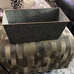 Tin Container 