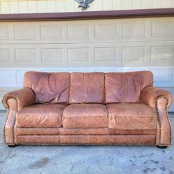 Beatiful Patina Authentic Leather Sofa With Bronze Nailheads (Free Delivery 🚚)