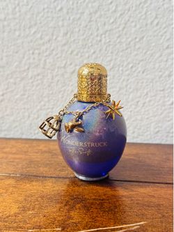 Wonder Wodnerstruck by Taylor swift perfume - swiftie