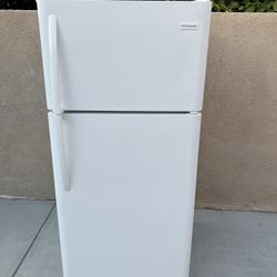 Frigidaire Refrigerator 18cu Ft 30x30x66🚨👍3 MONTHS WARRANTY 