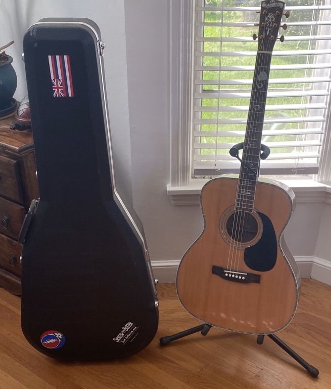 Blueridge BR-73 RH Acoustic Guitar w/ Hard Case