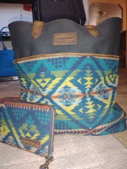 Woman Pendleton Bag N Wallet Set