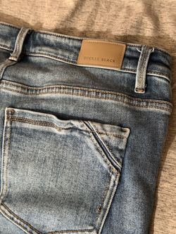 Buckle Black