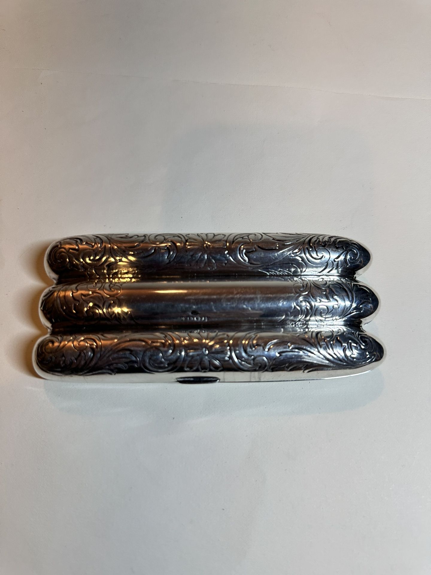 Antique Victorian sterling silver cigar case, 73.4 Grams