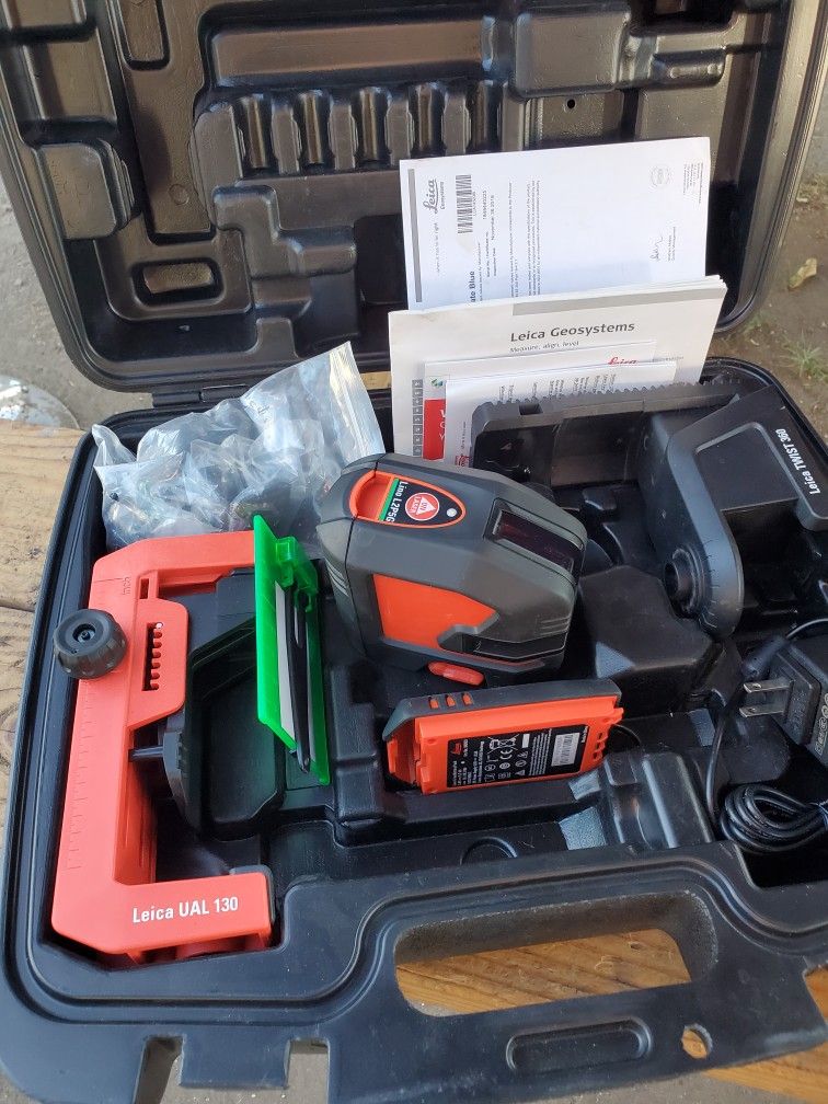 Leica Lino L2P5G All In One Cross-Line and Point Laser Tool, Green