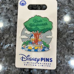 2023 Disney Parks Donald & Daisy Duck Rosh Hashanah trading pin.  Limited release.  Brand new on original card. 
