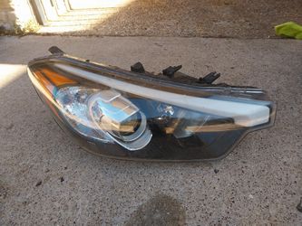 2016 Kia Forte Headligths