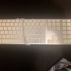 Apple Keyboard 