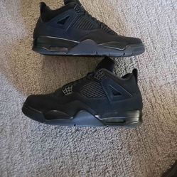 Black Cat Jordan 4