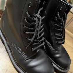 Dr. Martens 14353 Size : UK6 US 7m