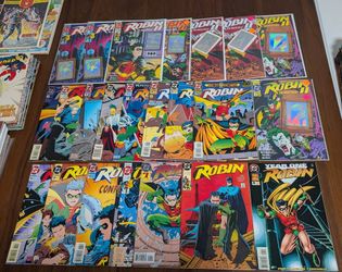 33 ROBIN COMICS