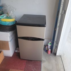 Mini Refrigerator 