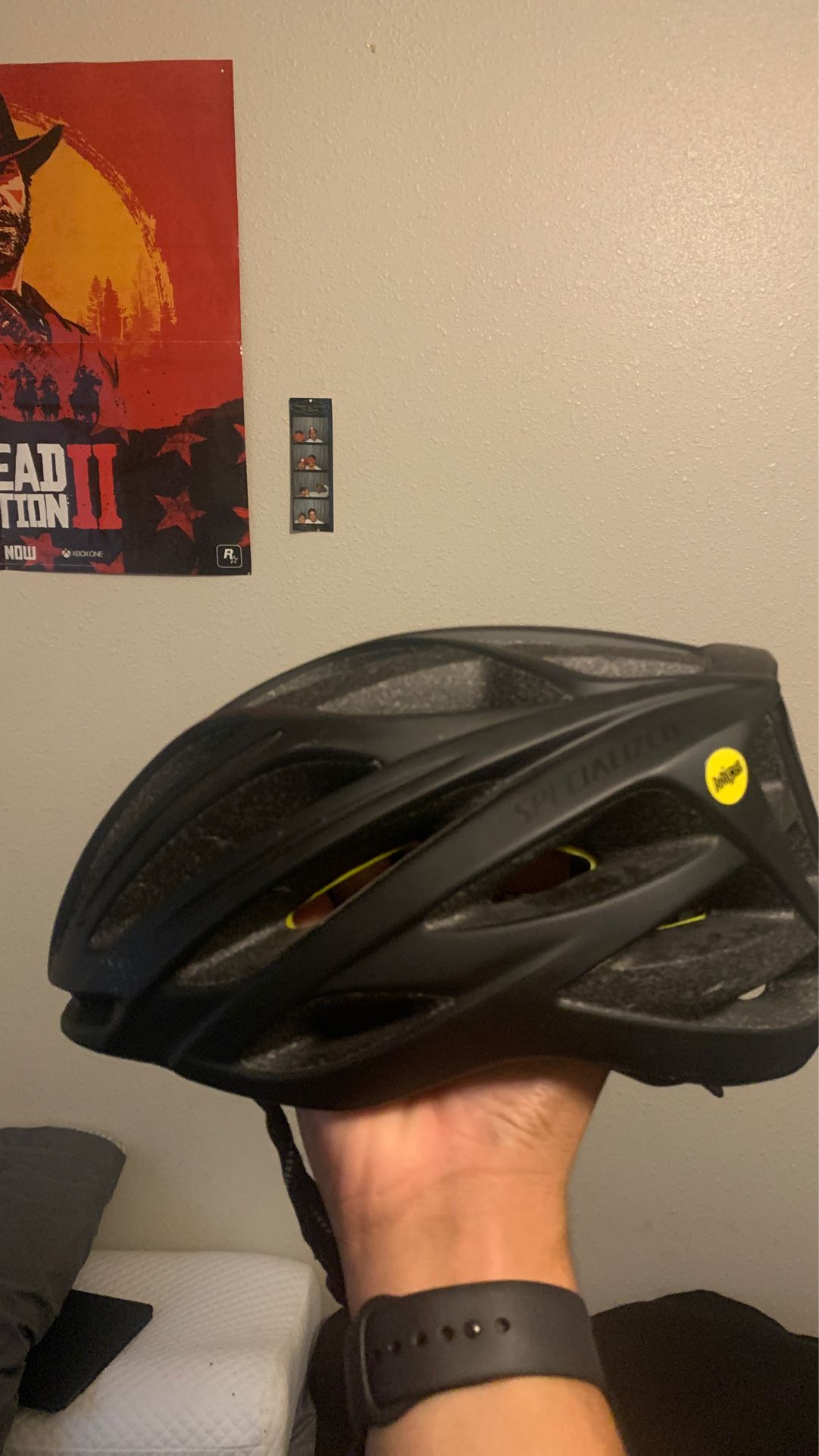 Road bike helmet