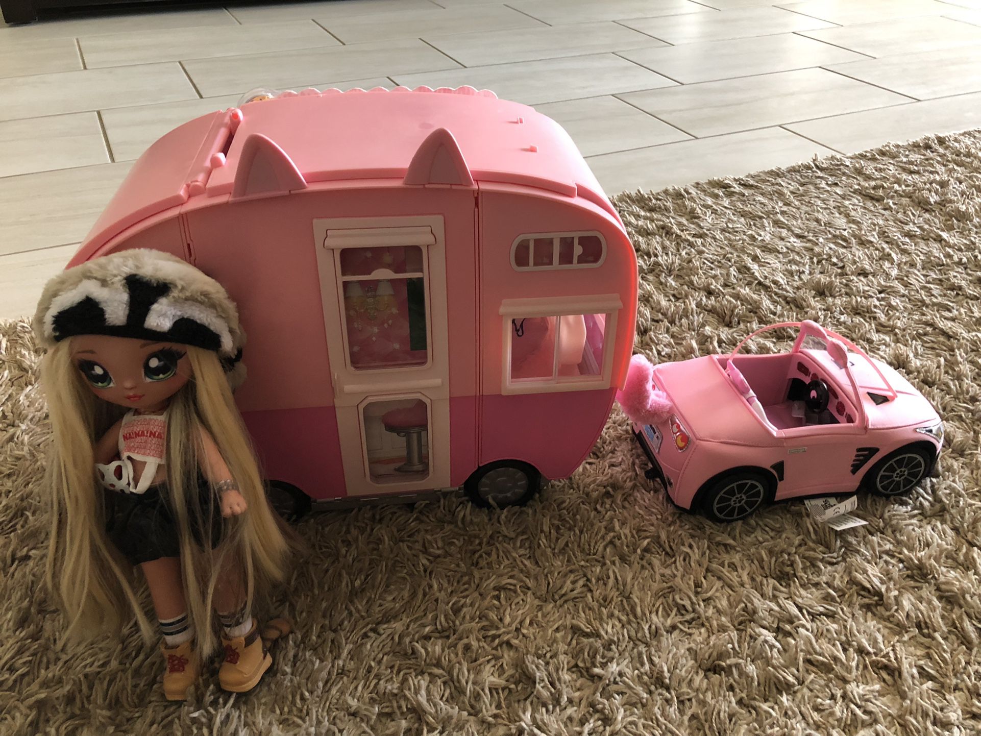 Doll Set -  Na Na Surprise Dolls, Camper, Car 