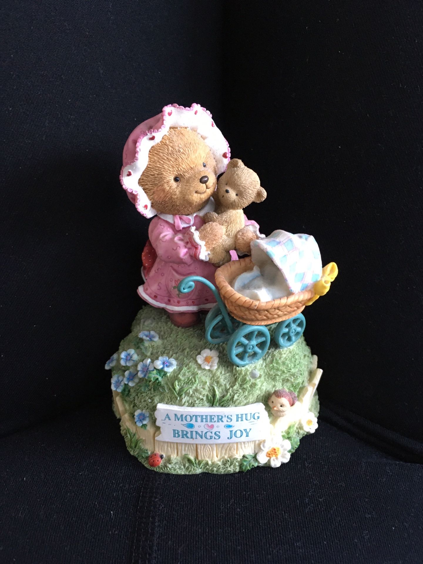 San Francisco LIKE NEW Music Box Bearhugs Mothers Hug Brings Joy Baby Crib Resin Figurine