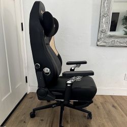 AutoFull Gaming Chair Black and Tan