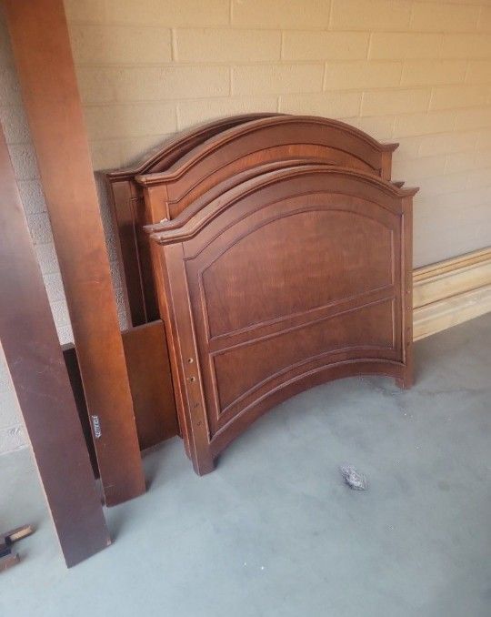 Real Wood Bunk Bed Twin Size Over Full Size