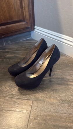 Size 7 1/2 black heels