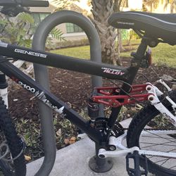 Genesis V2100 XR26 Mountain Bike