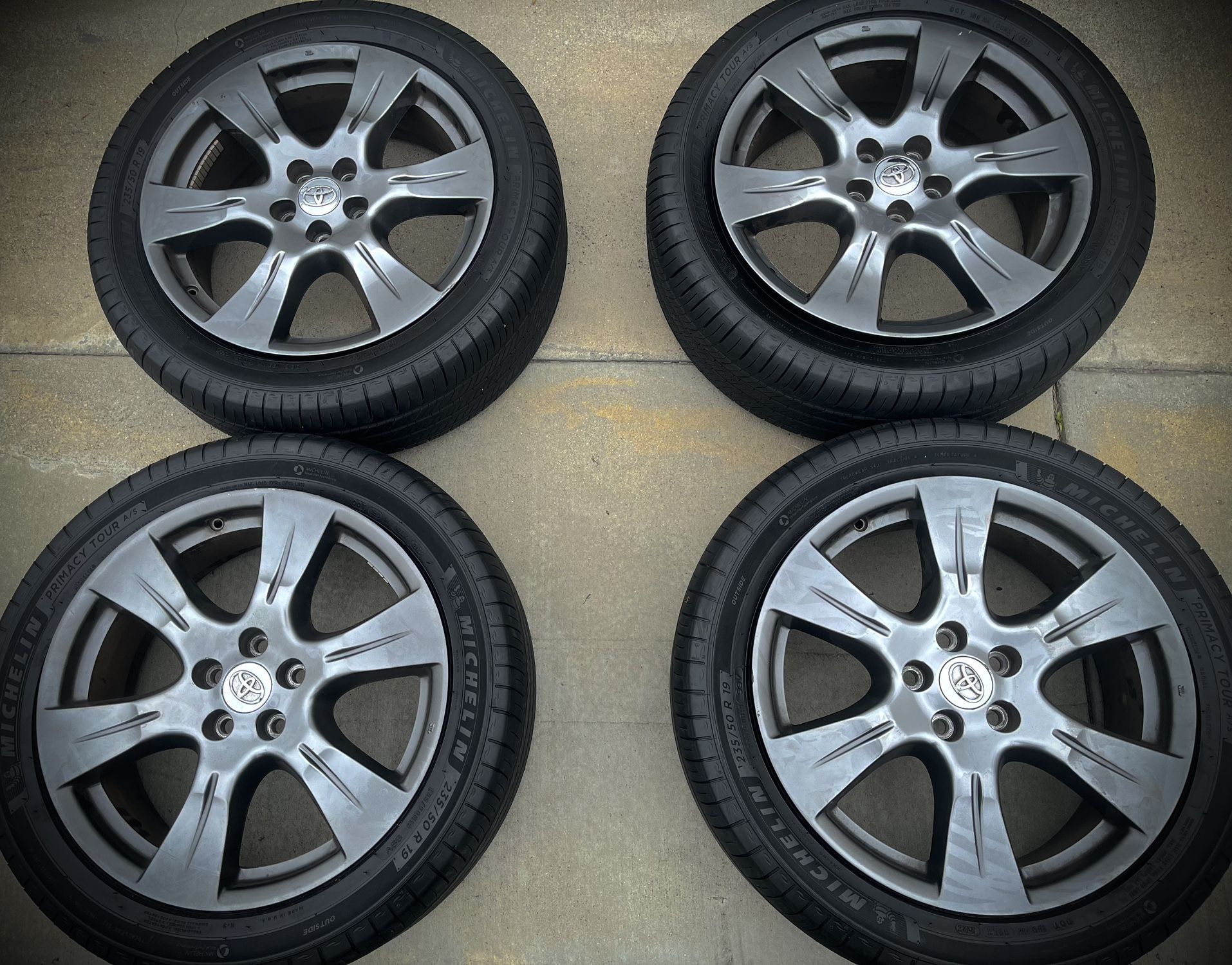 TOYOTA SIENNA SE RIMS AND TIRES