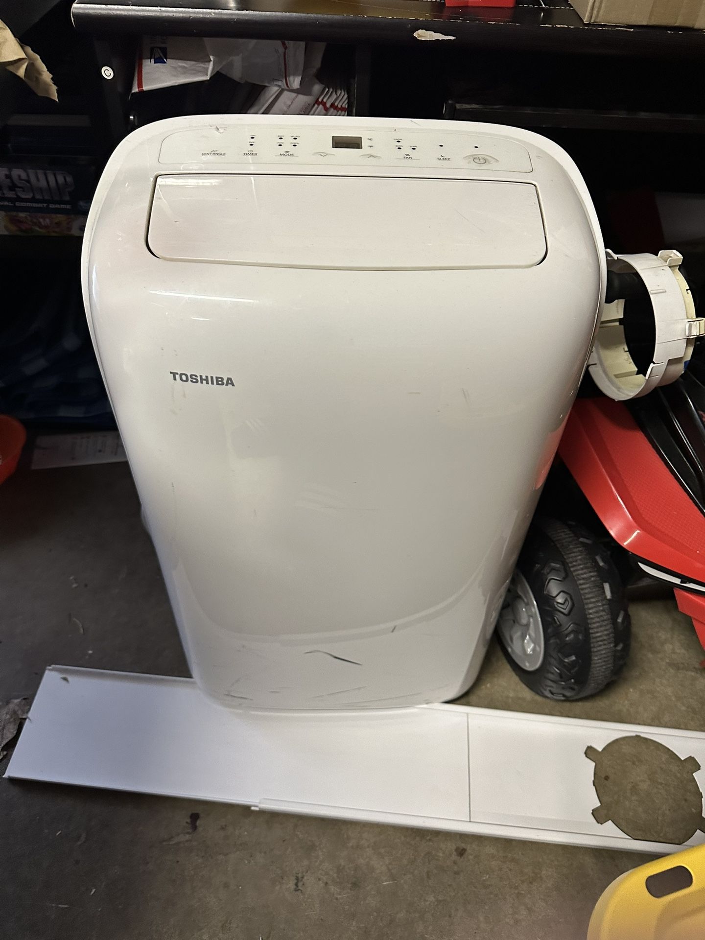 Toshiba PD0811CRU, 8,000 BTU, 6,000 SACC 115-Volt Portable Air Conditioner