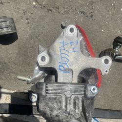 Parted Out 2024 Honda Accord Transmission Mount
