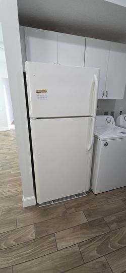Frigidaire Fridge and Freezer for Sale