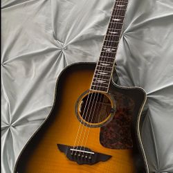 Keith Urban 2013 Sunburst Acoustic Guitar And Leather Carrying Case 