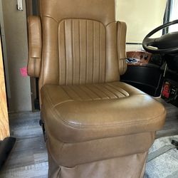 Pair of Power RV motorhome captain seats /chairs 