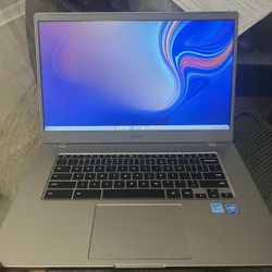Samsung - 15.6" Chromebook - Intel Celeron - 4GB Memory - 128GB eMMC Flash Memory - Platinum Titan