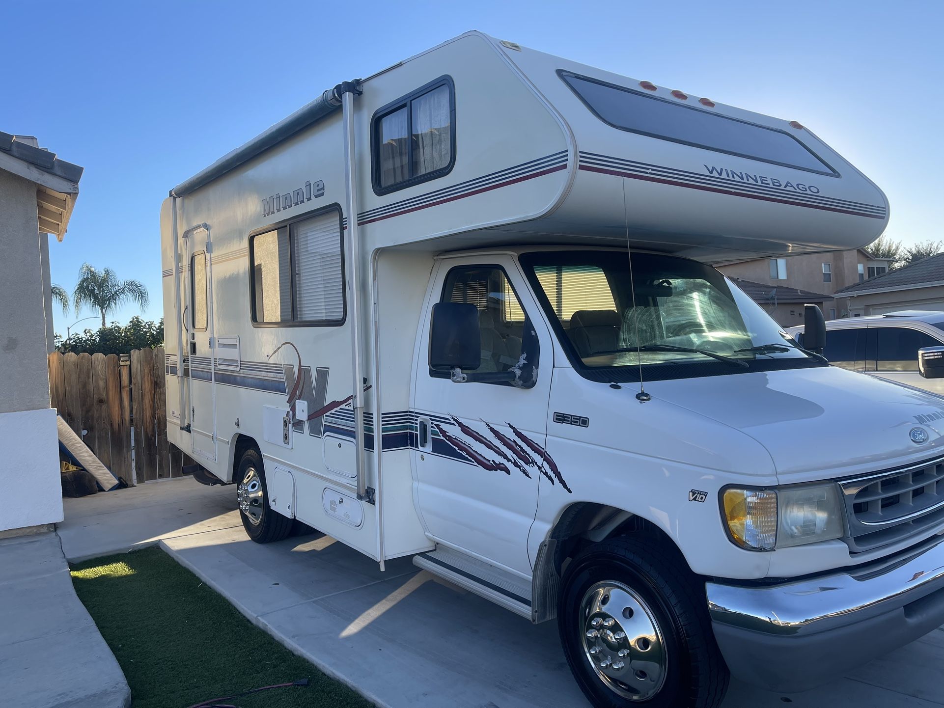 1997 Winnebago Minnie Winnie