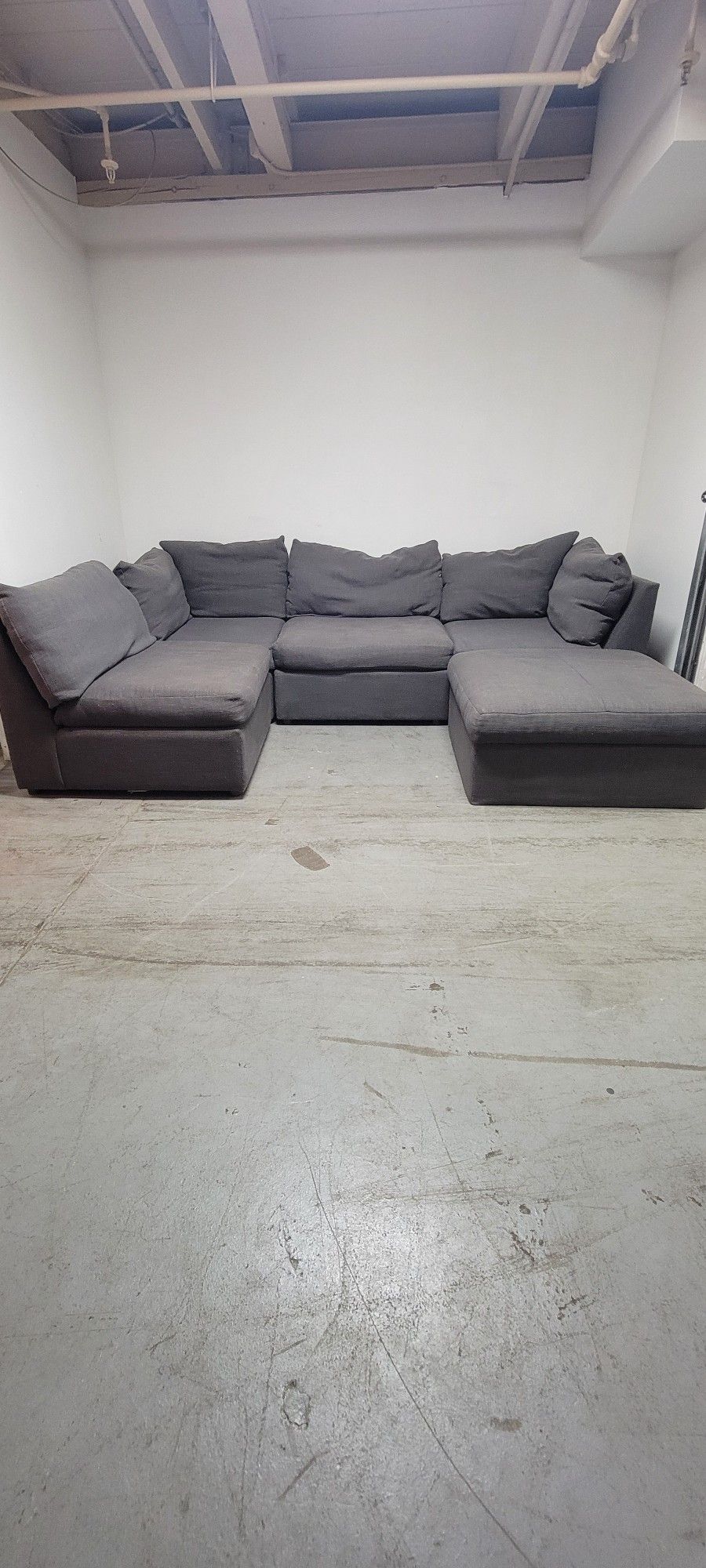 Free Local Delivery! 5 pc Bassett grey modular sectional couch w/storage ottoman