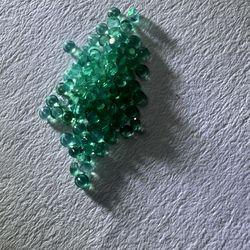 Green ónix gemstones diamond cut