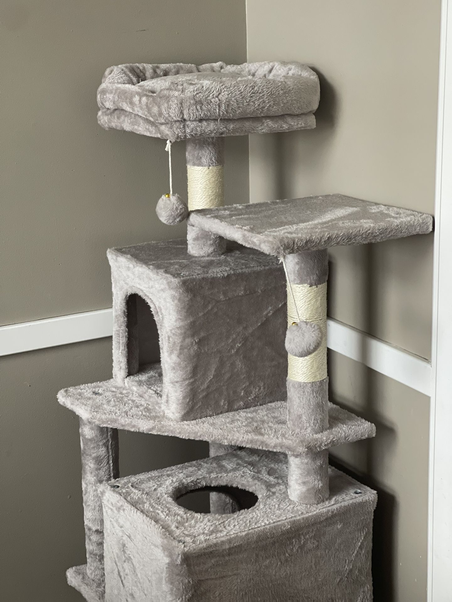 Brand New Cat tree