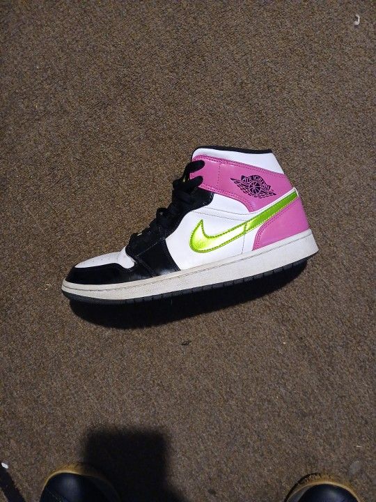 Air Jordan 1 Mid Size 9