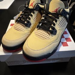 Air Jordan 4 Retro “Pizza” Size 3y
