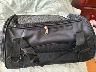 Pet carrier bag
