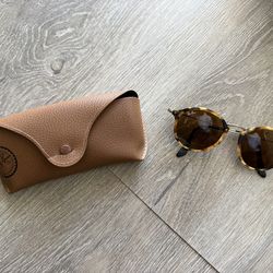 Women’s Ray Ban sunglasses
