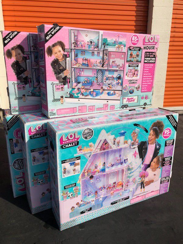 LOL Surprise Winter Disco Chalet Doll House with 95+ Surprises