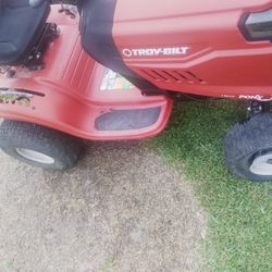 Troy-Bilt riding lawn mower needs deck