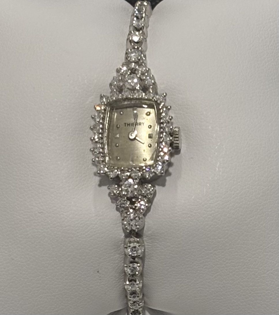 Vintage Ladies Watch Diamond Gold