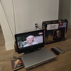 Vizio 19" HDTV +  DVD Player + ~100 DVD Movies Bundle : Works great.