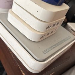 4 Apple TVs