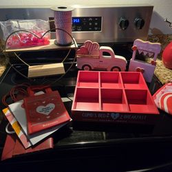 Miscellaneous Valentines Day Items