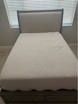 Queen Bed