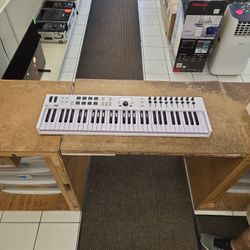 Arturia KeyLab Essential Mk3 61 Key MIDI USB Keyboard