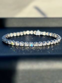 18k white gold 4 CTW Diamond Tennis bracelet 7”