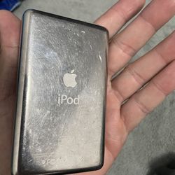 iPod Classic 30 Gb ( Display Broken ) 
