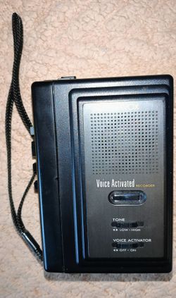 Magnavox AQ6390/17 voice-activated cassette recorder
